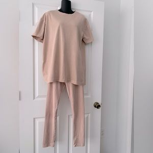 Zara - women’s matching set - leggings with over size T-shirt - pink and CUTE!